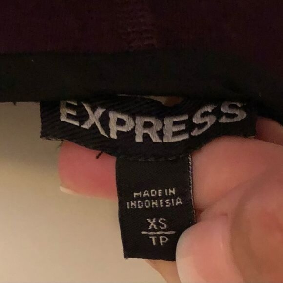 EXPRESS- WOMENS CREW NECK- LINE TANK TOP STYLE PULL OVER BLOUSE SIZE X-SMALL - Picture 3 of 3